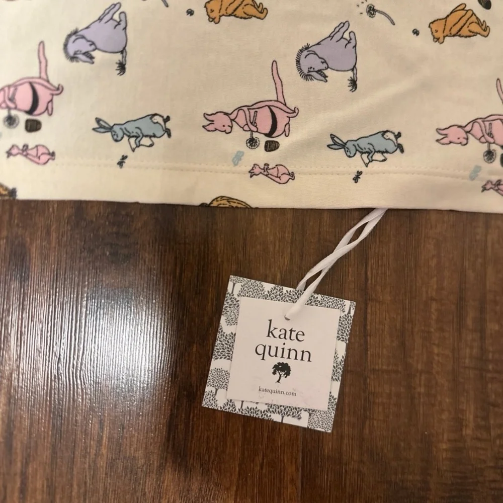 Kate Quinn POOH & Friends Crib Skirt - Picture 6 of 6